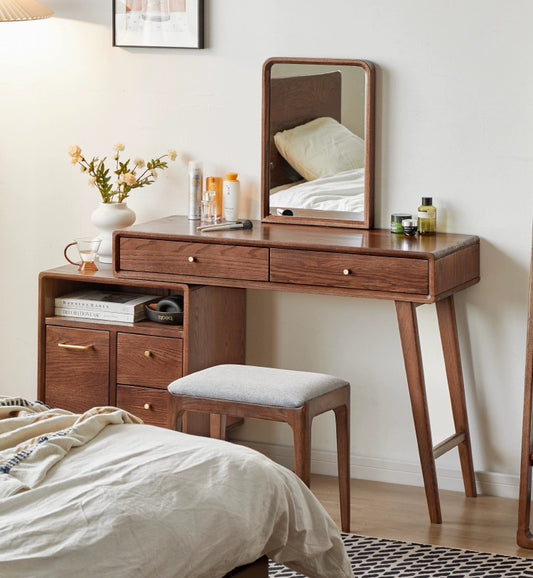 Pitu Vanity Desk in Oak